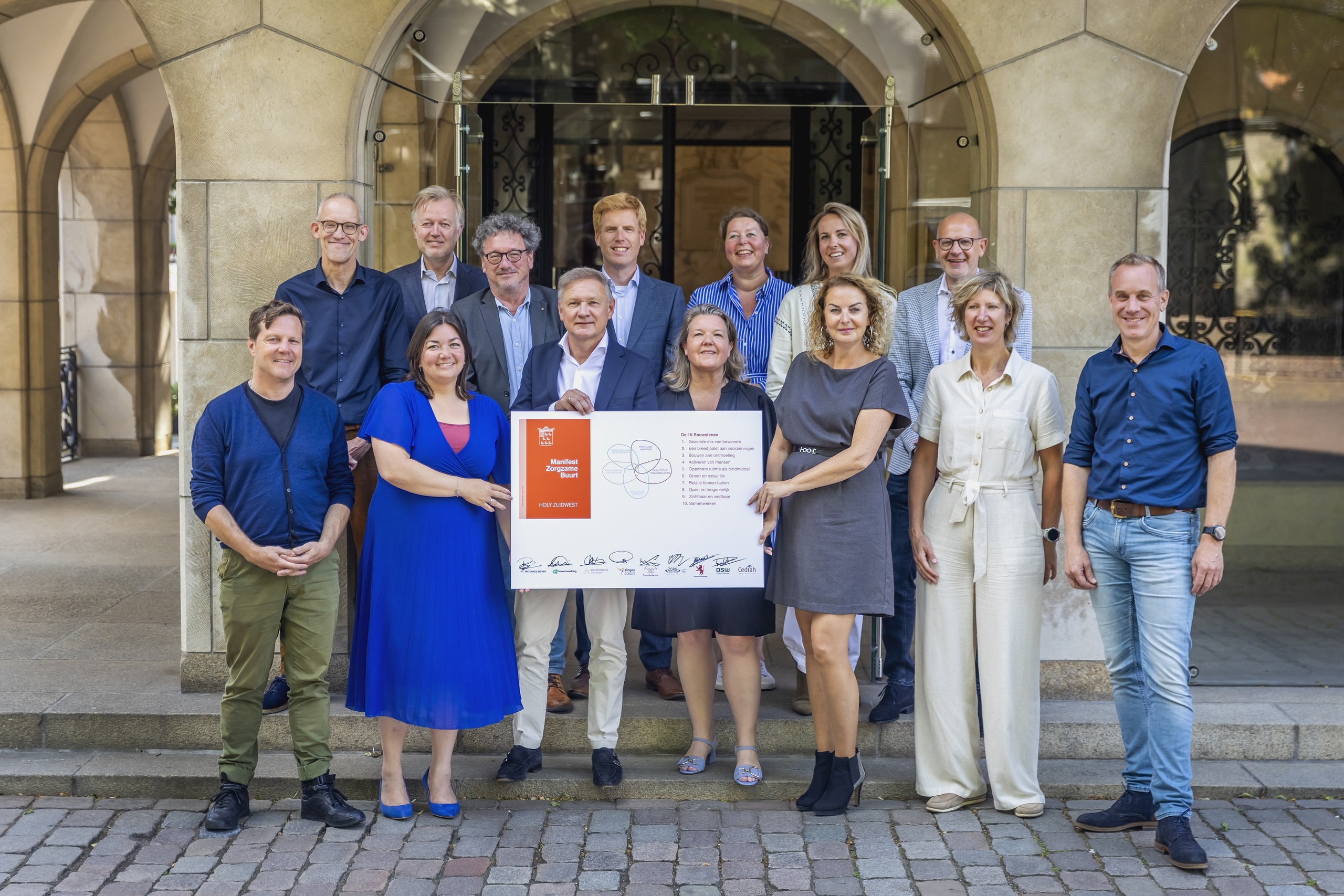 Groepsfoto Ondertekening Manifest