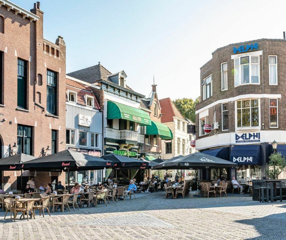 Westhavenkade uitzicht op de kroegen en restaurants