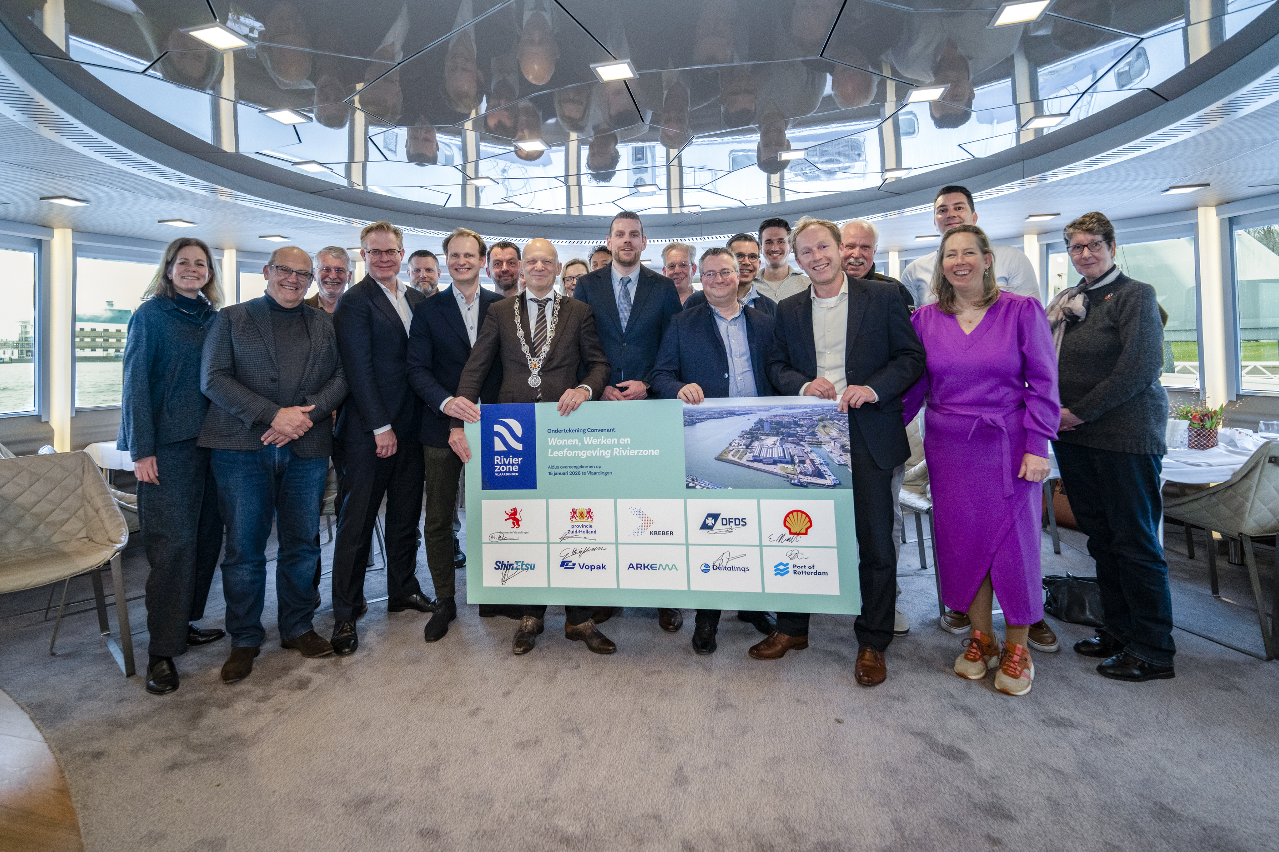 convenant groepsfoto: samenwerken aan een leefbare Rivierzone