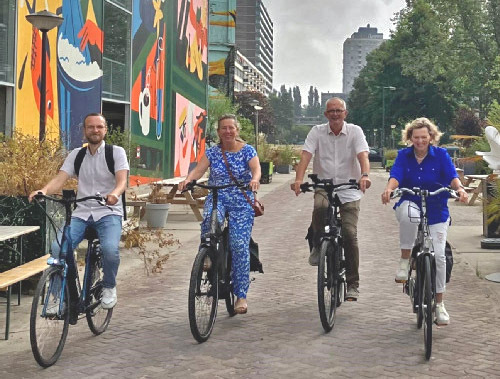 de 4 wijkmanagers op de fiets