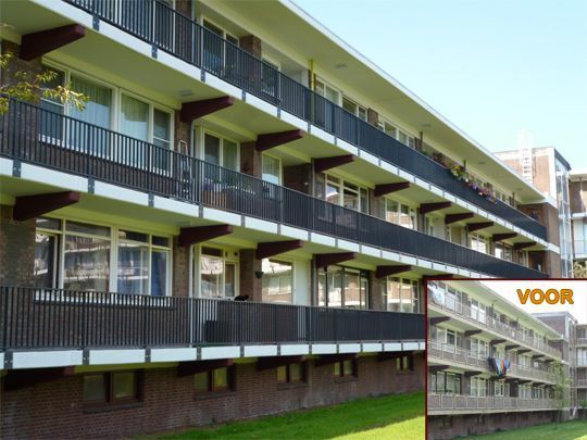 Foto's van een flatgebouw met VvE voor en na opknappen